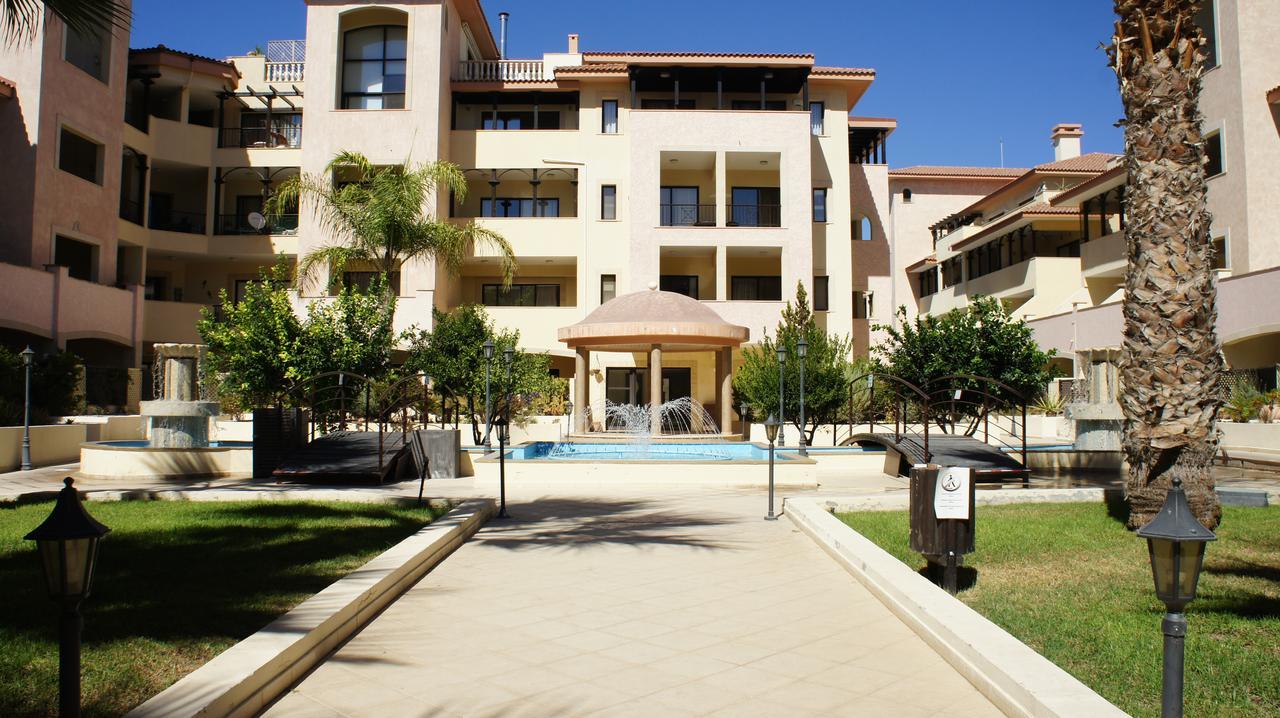 Townhouse Queens Gardens Paphos Værelse billede