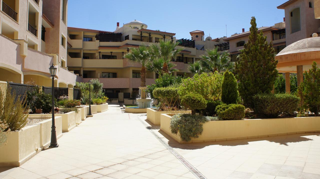 Townhouse Queens Gardens Paphos Værelse billede