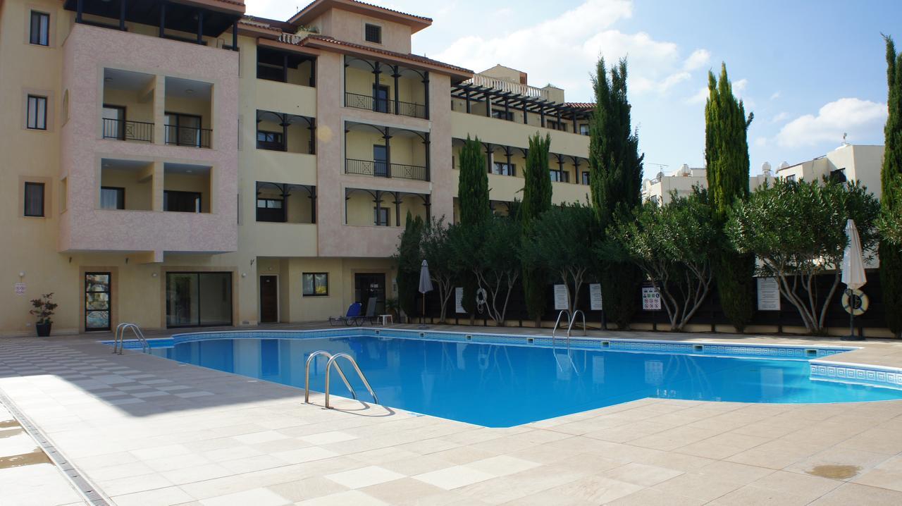 Townhouse Queens Gardens Paphos Værelse billede