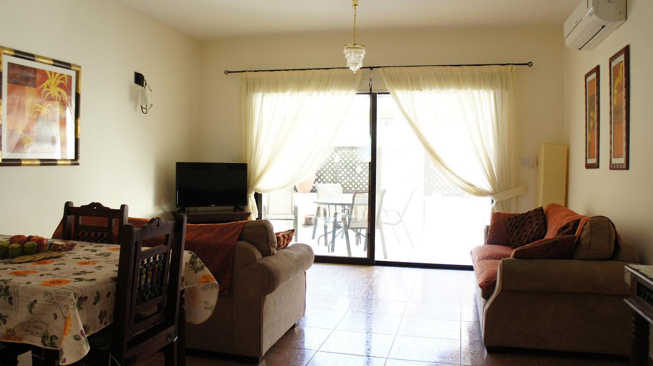 Townhouse Queens Gardens Paphos Eksteriør billede