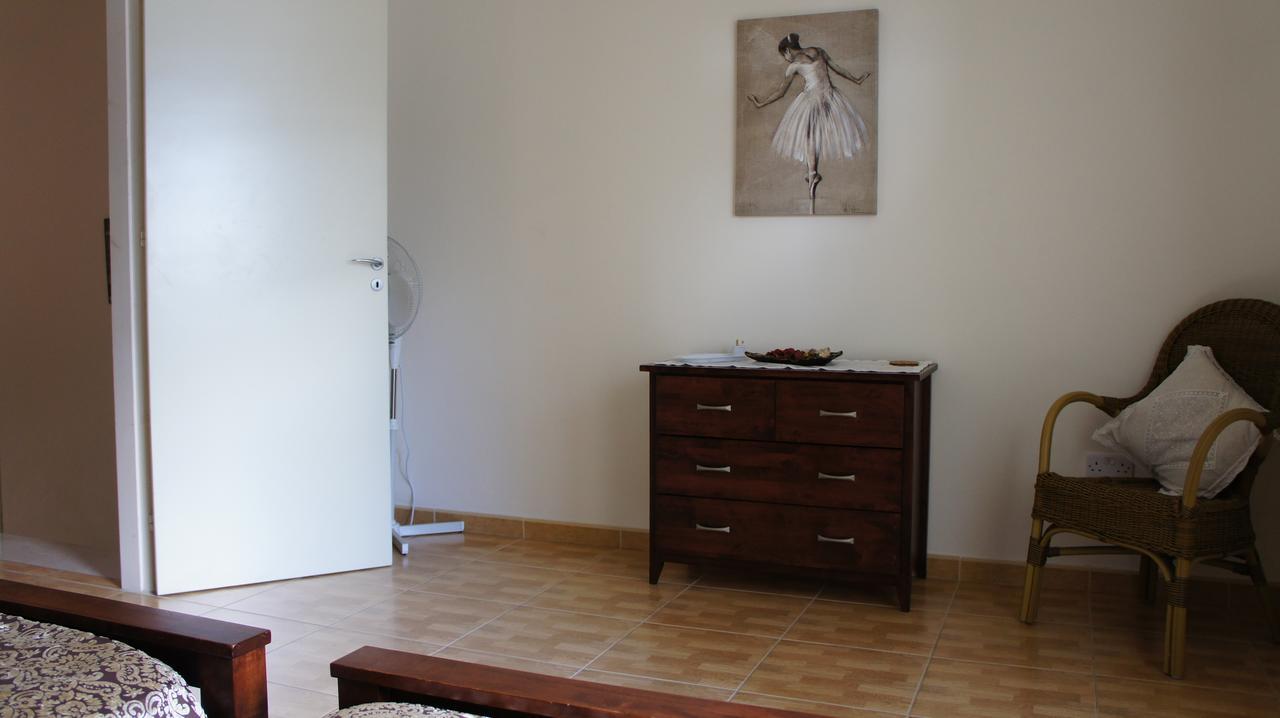 Townhouse Queens Gardens Paphos Eksteriør billede