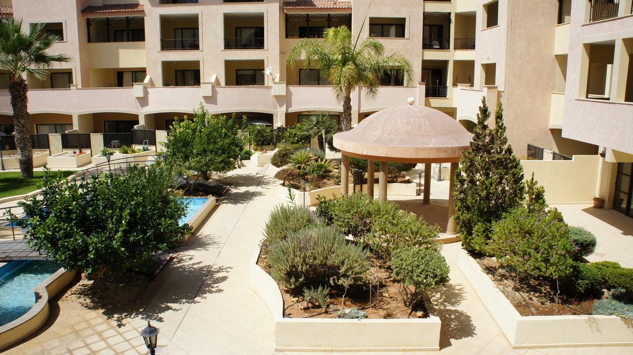 Townhouse Queens Gardens Paphos Eksteriør billede